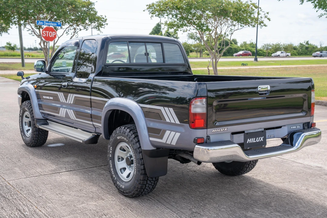 2000 Toyota Hilux 6th Gen - Image 11 of 31