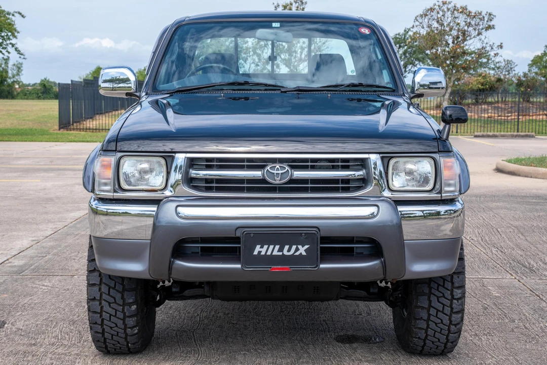 2000 Toyota Hilux 6th Gen - Image 2 of 31