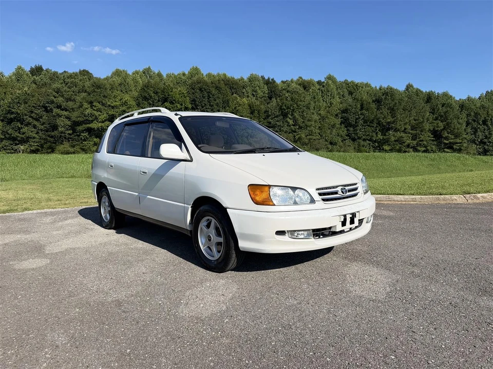 2000 Toyota - Image 2 of 28