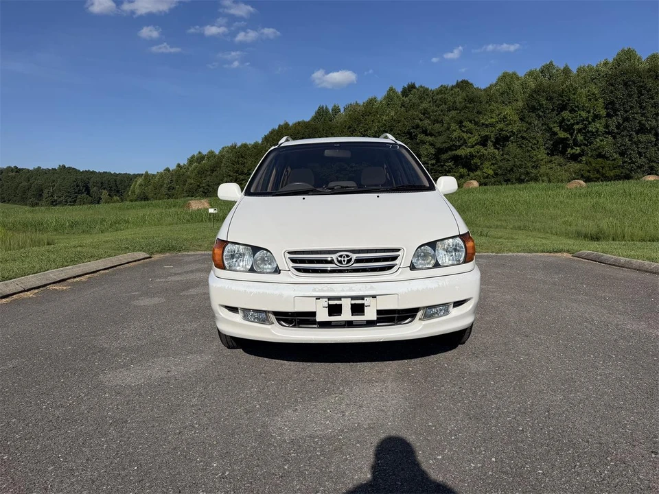 2000 Toyota - Image 3 of 28