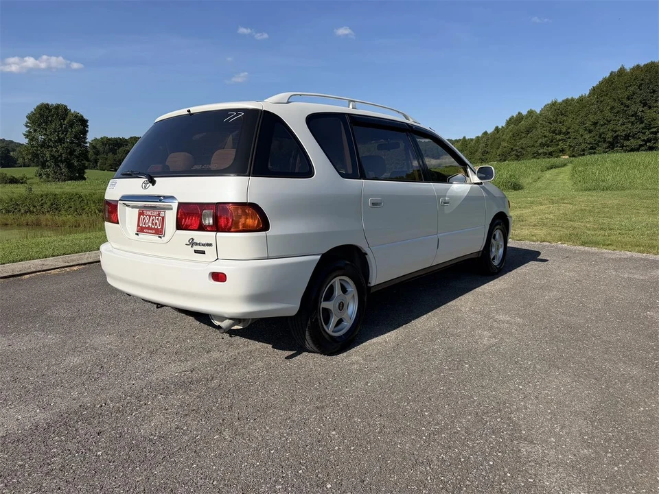2000 Toyota - Image 6 of 28
