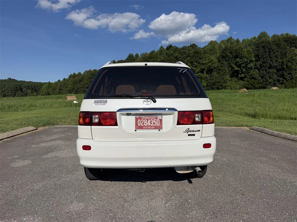 2000 Toyota - Image 7 of 28