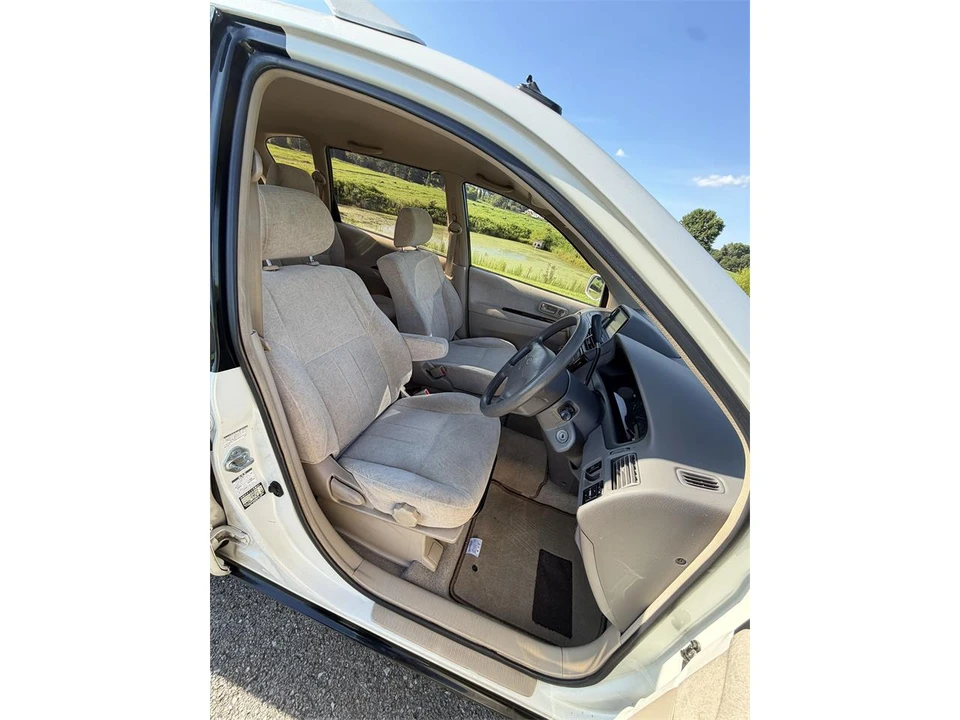2000 Toyota - Image 10 of 28