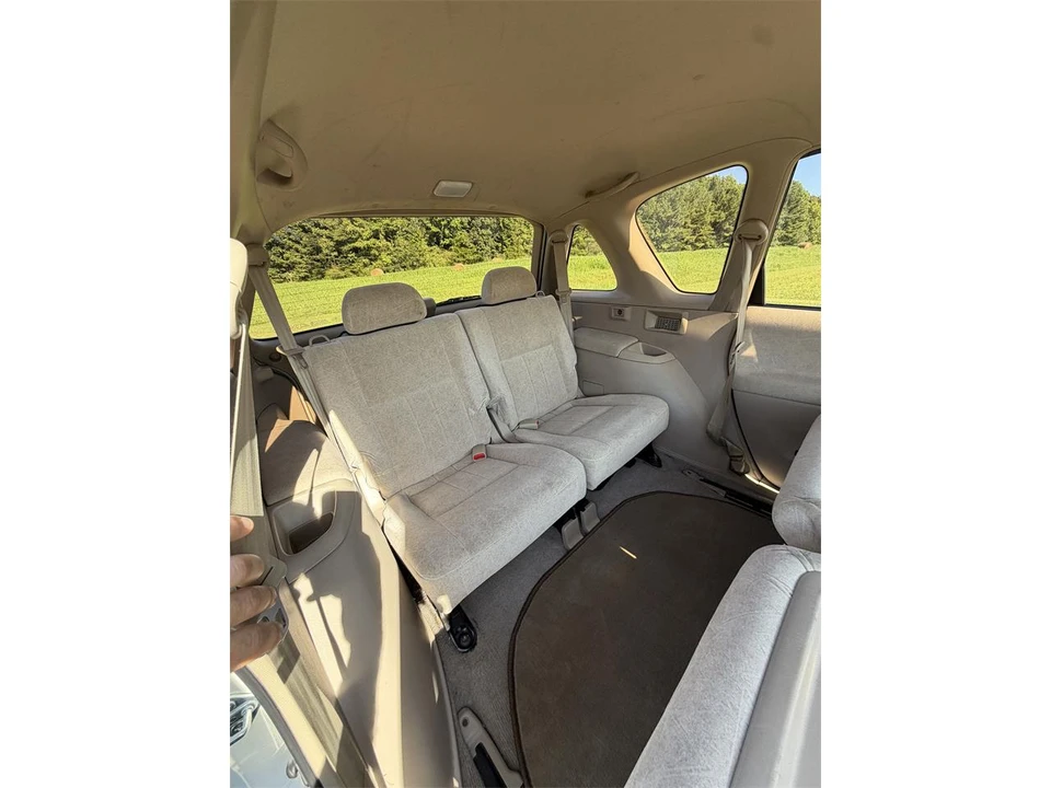 2000 Toyota - Image 18 of 28