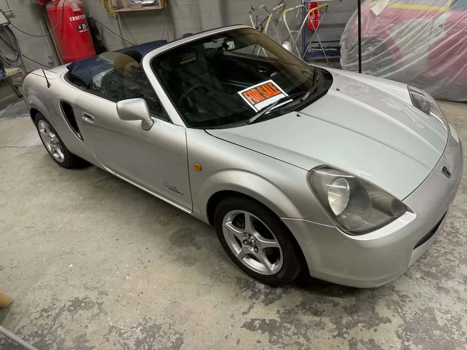 2000 Toyota MR2 Spyder/MR-S - Image 11 of 12