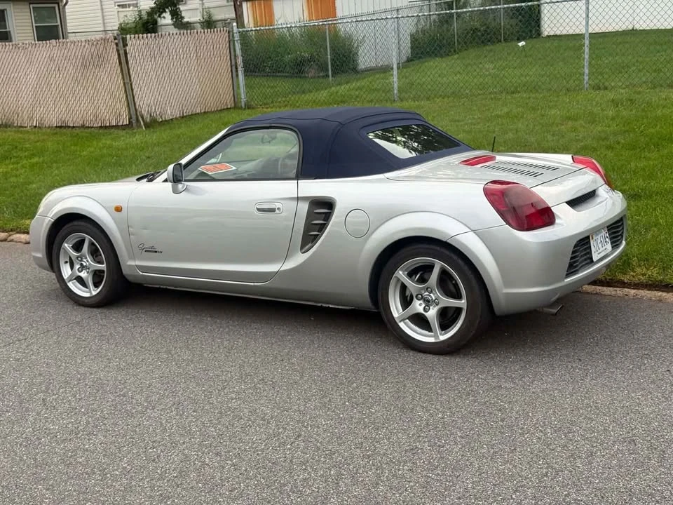 2000 Toyota MR2 Spyder/MR-S - Image 12 of 12