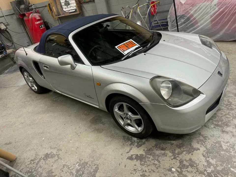 2000 Toyota MR2 Spyder/MR-S - Image 10 of 12