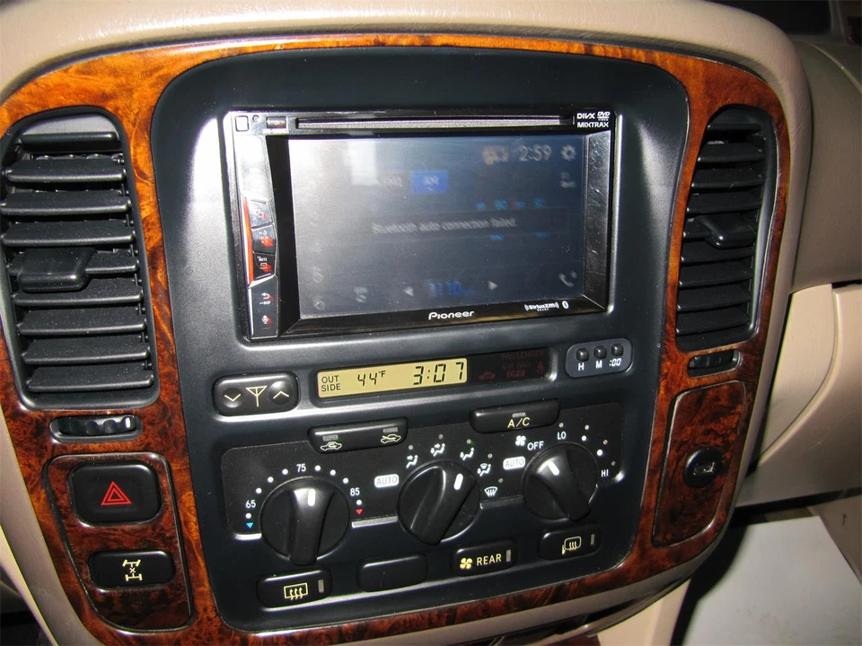 2000 Toyota J100 Land Cruiser - Image 13 of 26