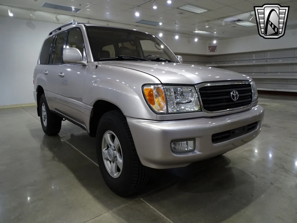 2000 Toyota J100 Land Cruiser - Image 9 of 12