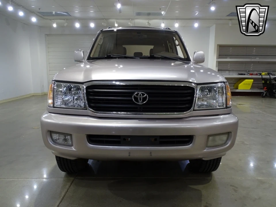 2000 Toyota J100 Land Cruiser - Image 10 of 12