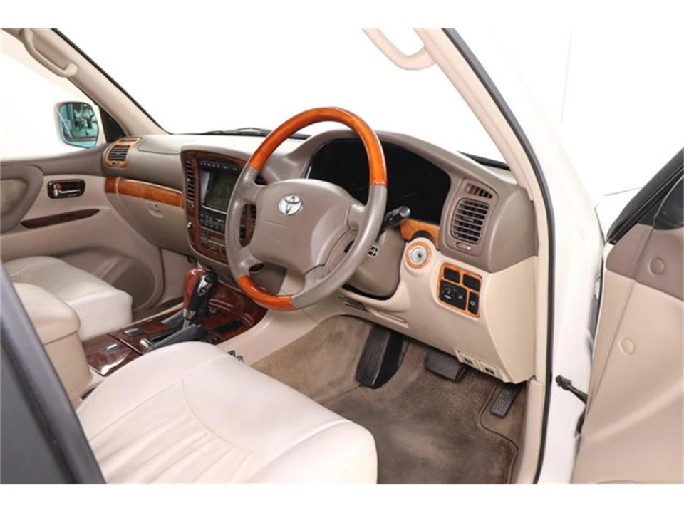 2000 Toyota J100 Land Cruiser - Image 9 of 31