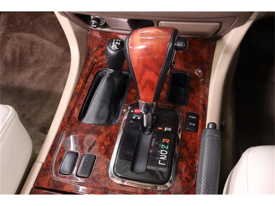 2000 Toyota J100 Land Cruiser - Image 13 of 31