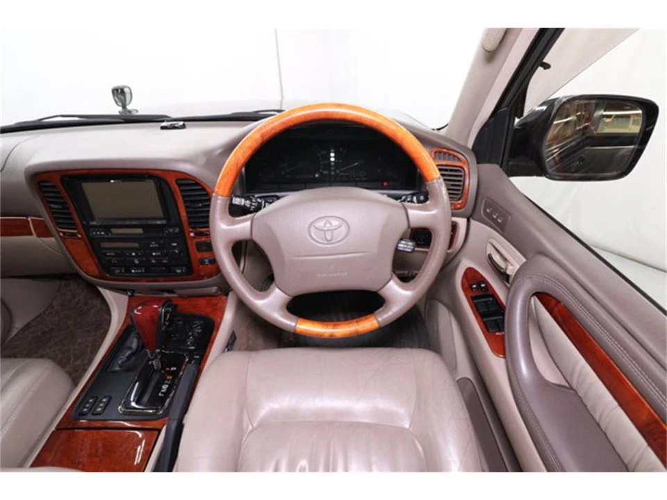 2000 Toyota J100 Land Cruiser - Image 10 of 31
