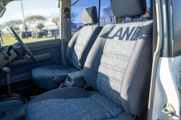 2000 Toyota J70 Land Cruiser - Image 4 of 7
