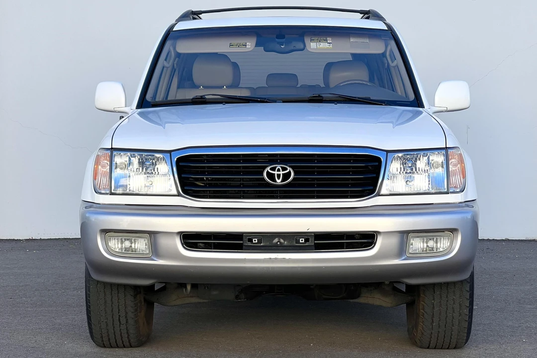 2000 Toyota J100 Land Cruiser - Image 2 of 31