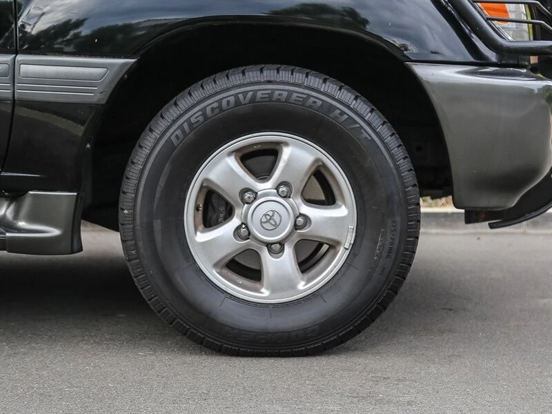2000 Toyota J100 Land Cruiser - Image 12 of 21