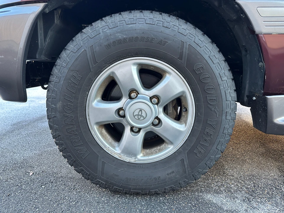 2000 Toyota J100 Land Cruiser - Image 13 of 31