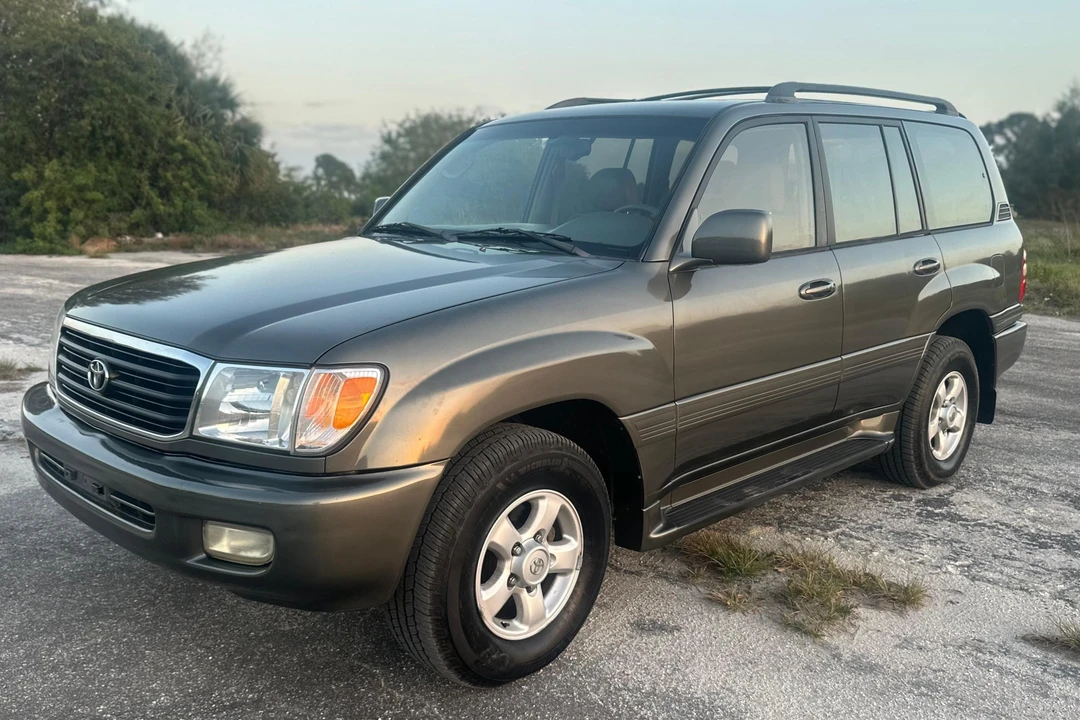 2000 Toyota J100 Land Cruiser - Image 9 of 31