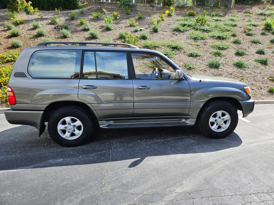 2000 Toyota J100 Land Cruiser - Image 19 of 31