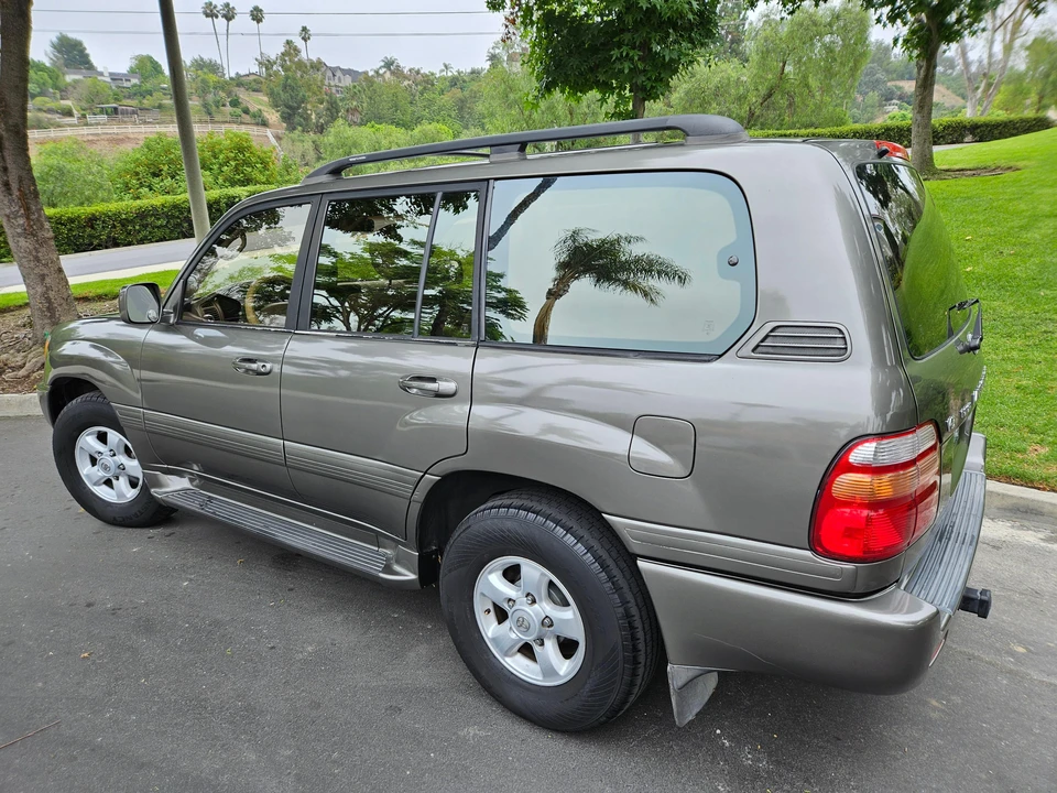 2000 Toyota J100 Land Cruiser - Image 11 of 31
