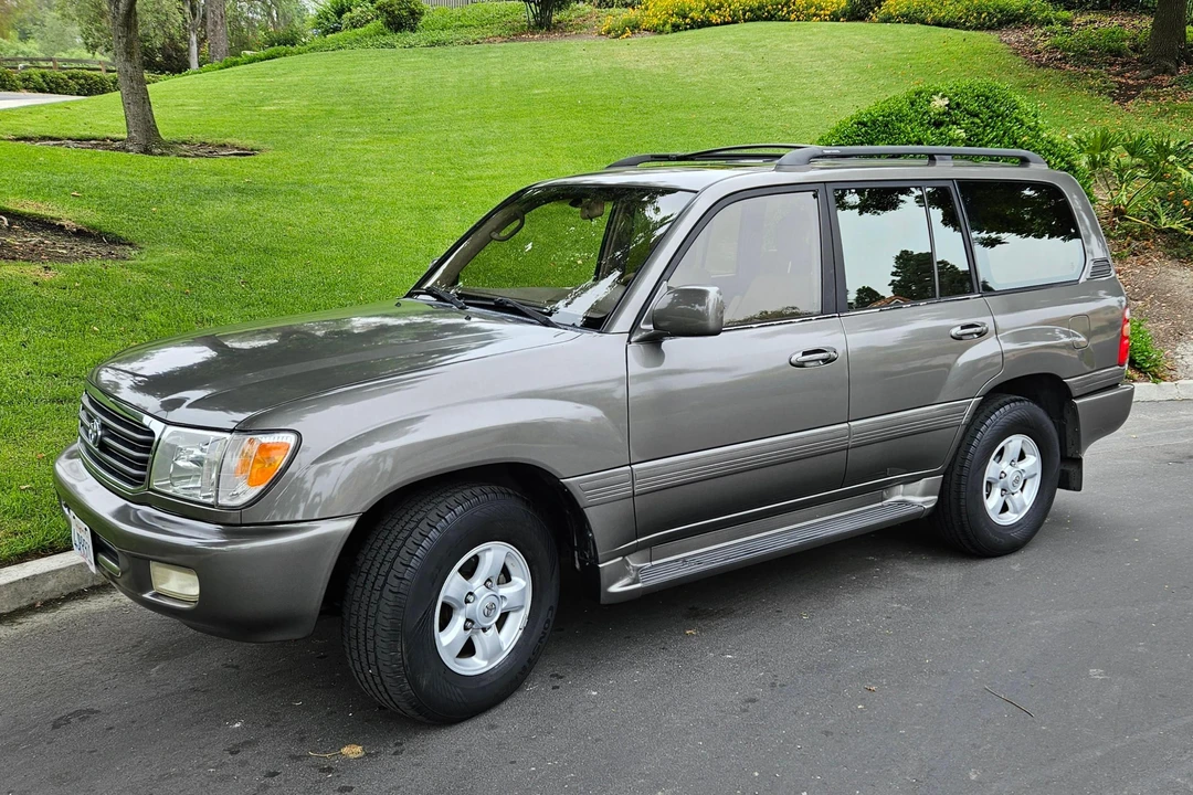2000 Toyota J100 Land Cruiser - Image 10 of 31