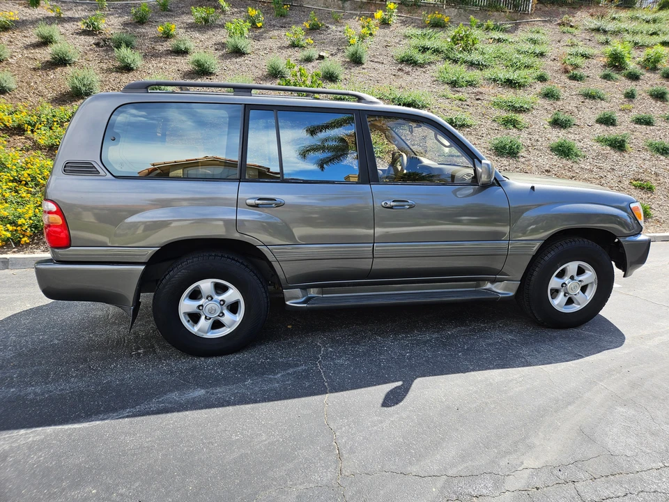 2000 Toyota J100 Land Cruiser - Image 17 of 31