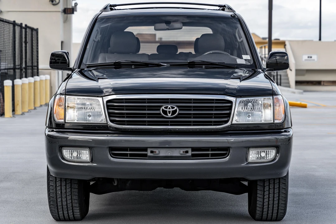 2000 Toyota J100 Land Cruiser - Image 2 of 31