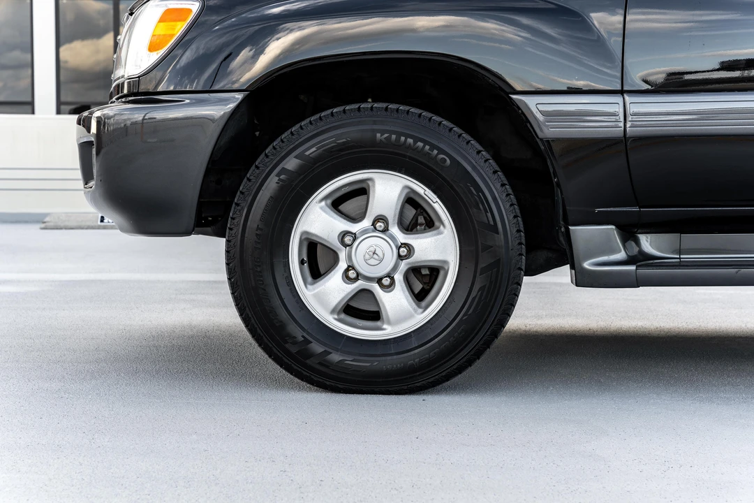 2000 Toyota J100 Land Cruiser - Image 11 of 31