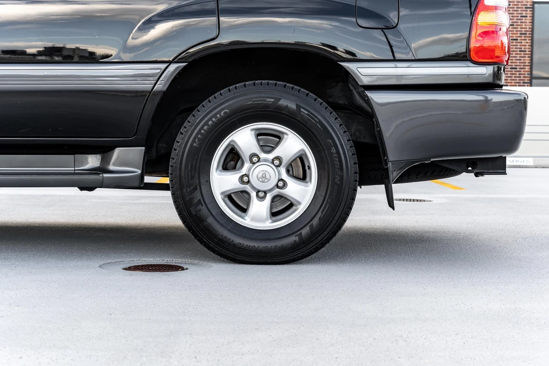2000 Toyota J100 Land Cruiser - Image 12 of 31
