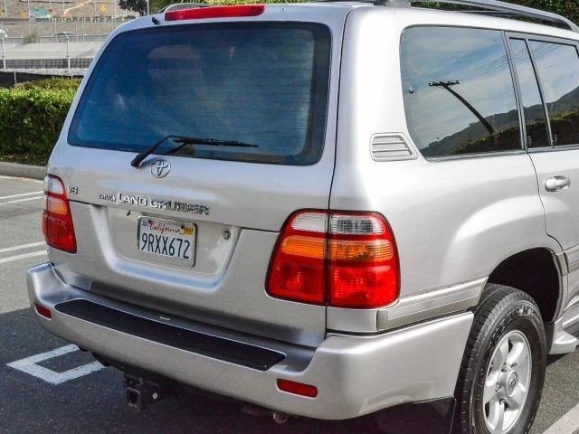 2000 Toyota J100 Land Cruiser - Image 9 of 31