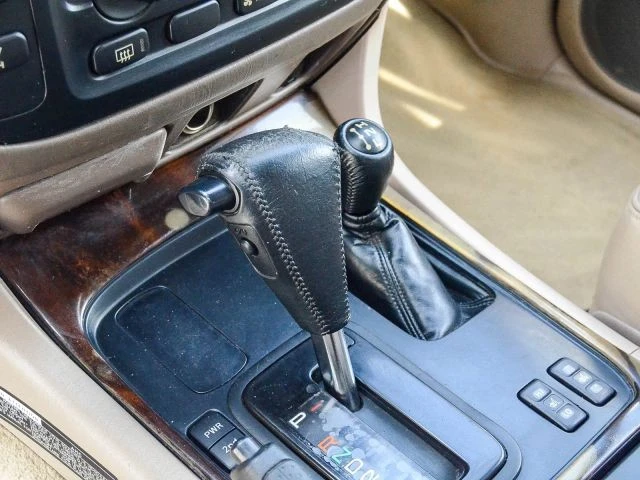2000 Toyota J100 Land Cruiser - Image 26 of 31