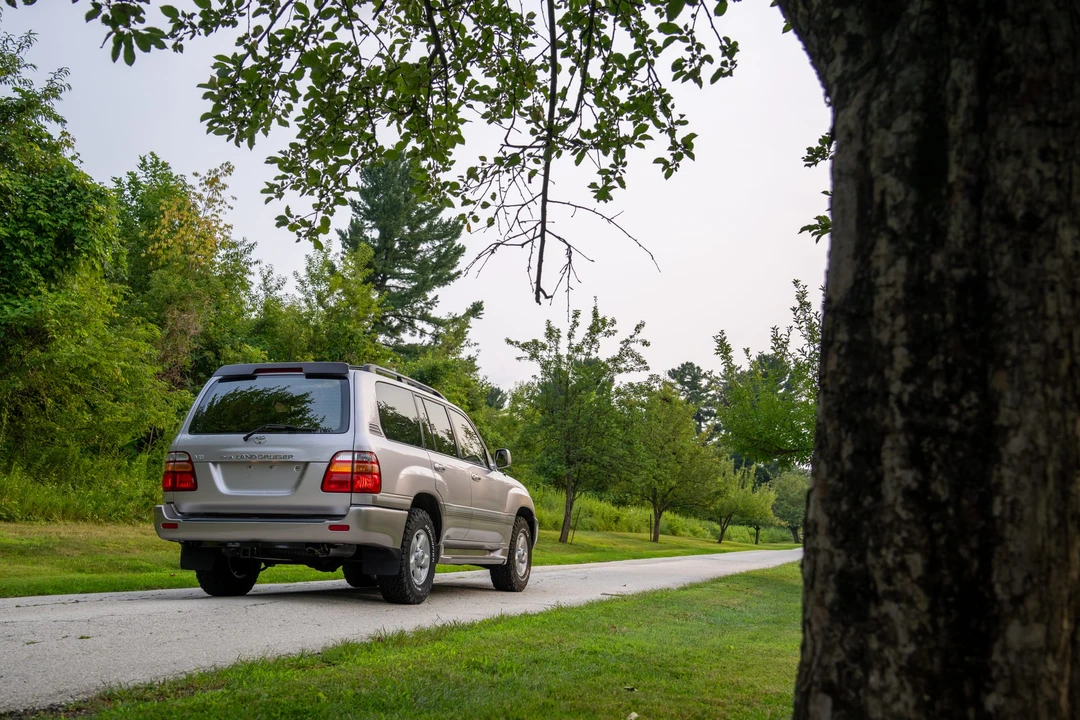 2000 Toyota J100 Land Cruiser - Image 13 of 31