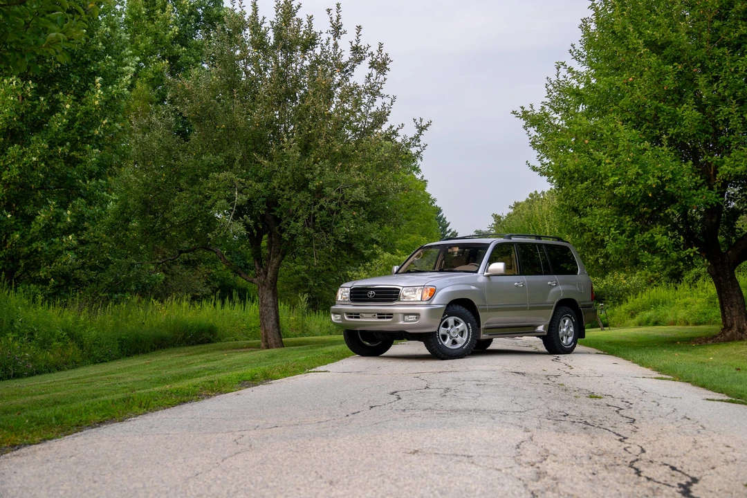2000 Toyota J100 Land Cruiser - Image 2 of 31
