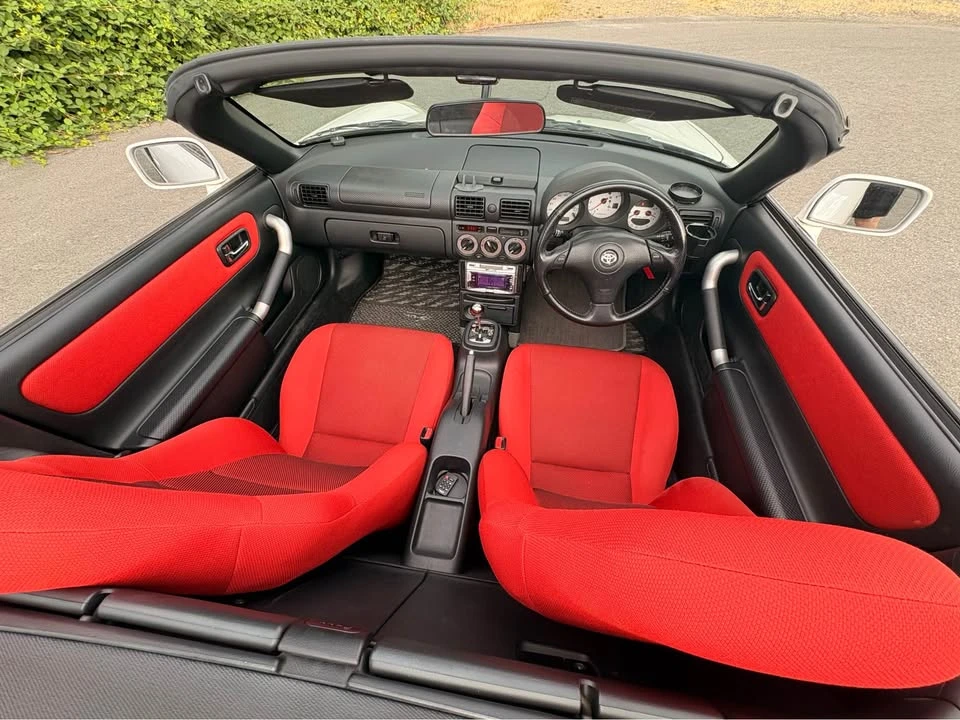 2000 Toyota MR2 Spyder/MR-S - Image 9 of 9