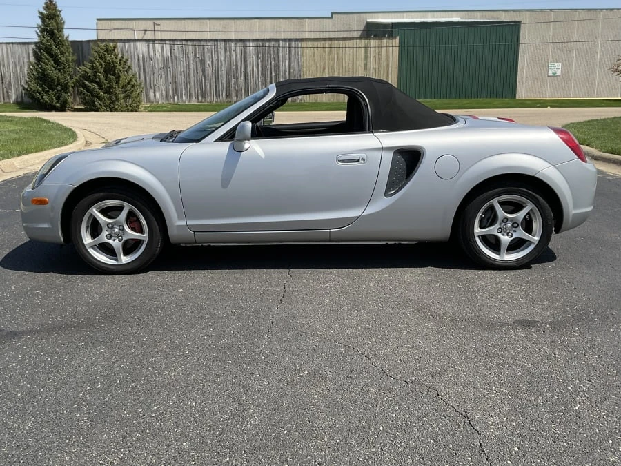 2000 Toyota MR2 Spyder/MR-S - Image 5 of 12