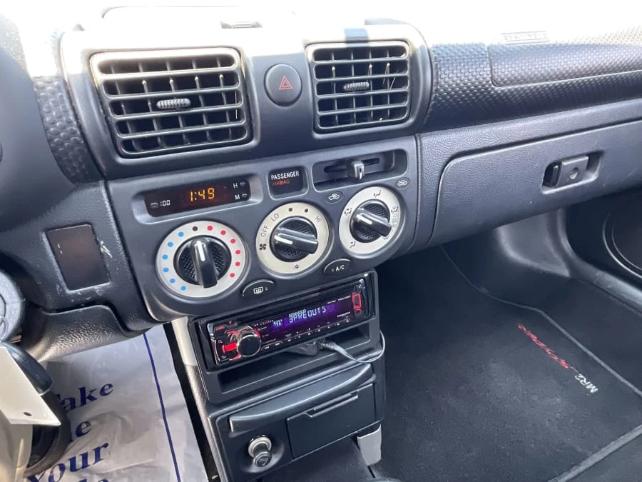 2000 Toyota MR2 Spyder/MR-S - Image 9 of 12