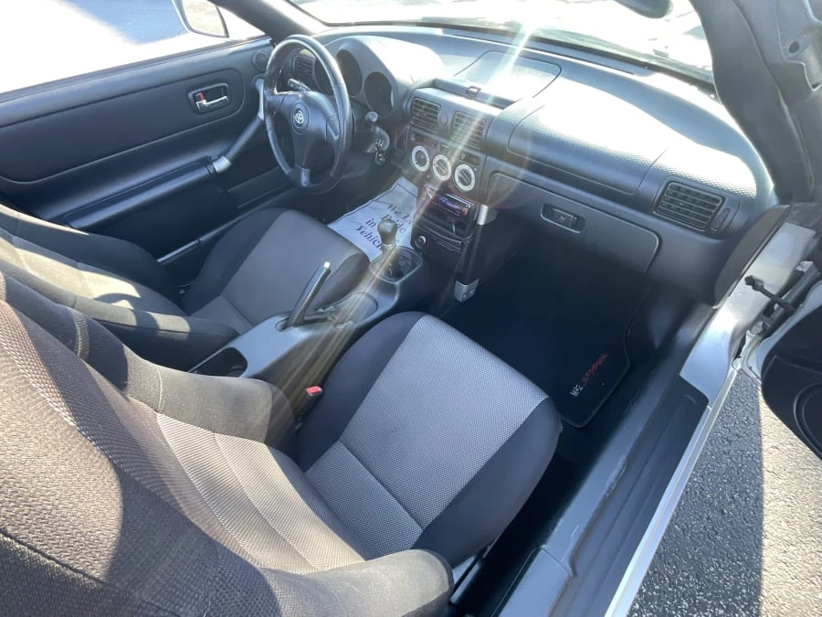 2000 Toyota MR2 Spyder/MR-S - Image 9 of 11