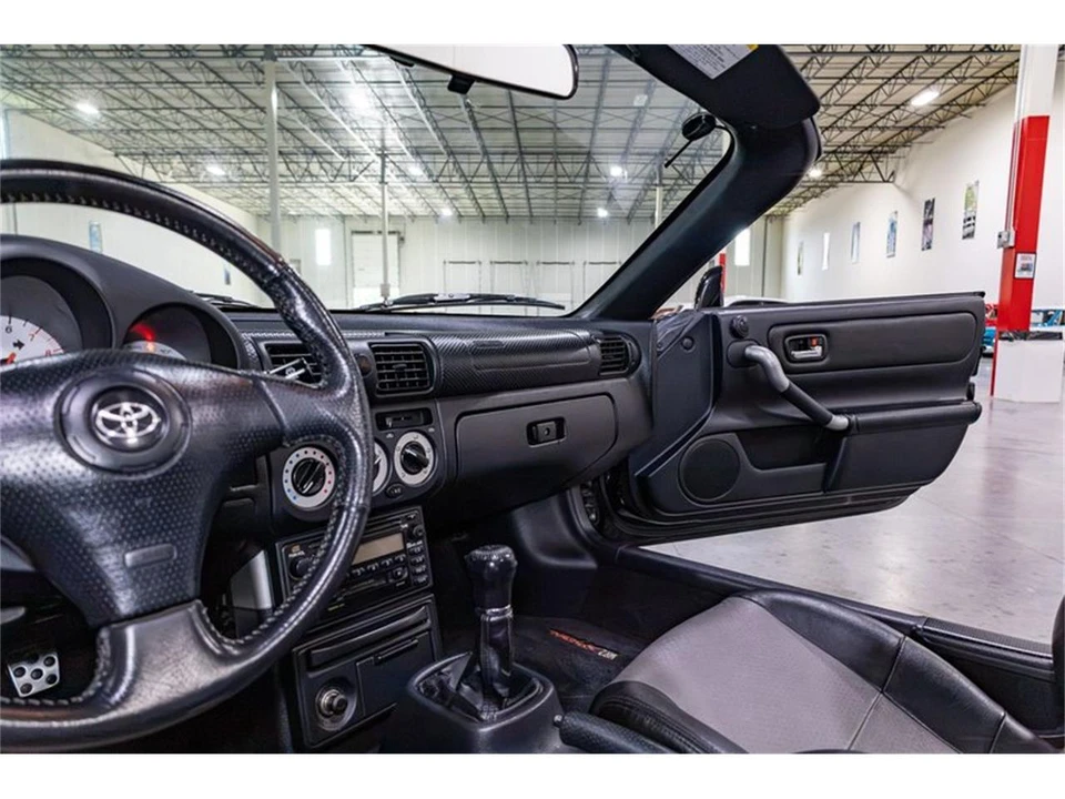 2000 Toyota MR2 Spyder/MR-S - Image 13 of 31