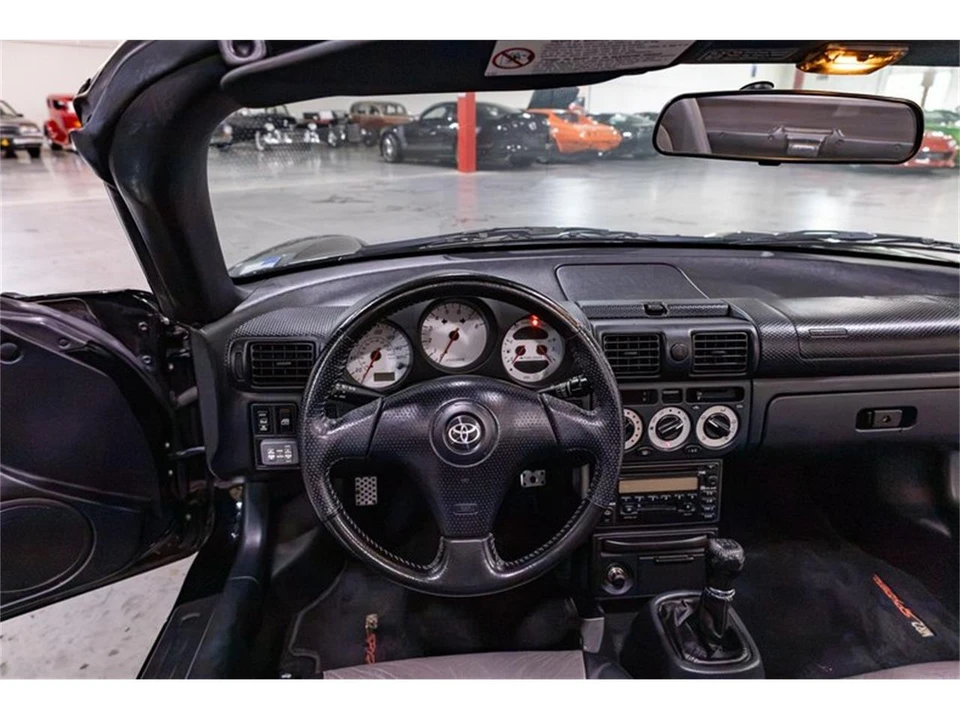 2000 Toyota MR2 Spyder/MR-S - Image 10 of 31