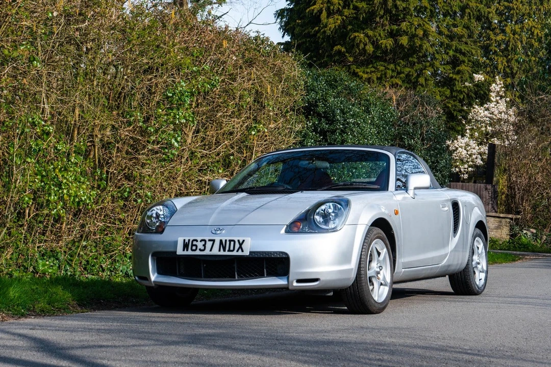 2000 Toyota MR2 Spyder/MR-S - Image 19 of 30