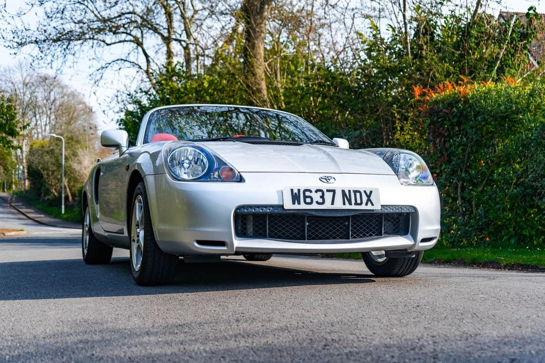 2000 Toyota MR2 Spyder/MR-S - Image 9 of 30