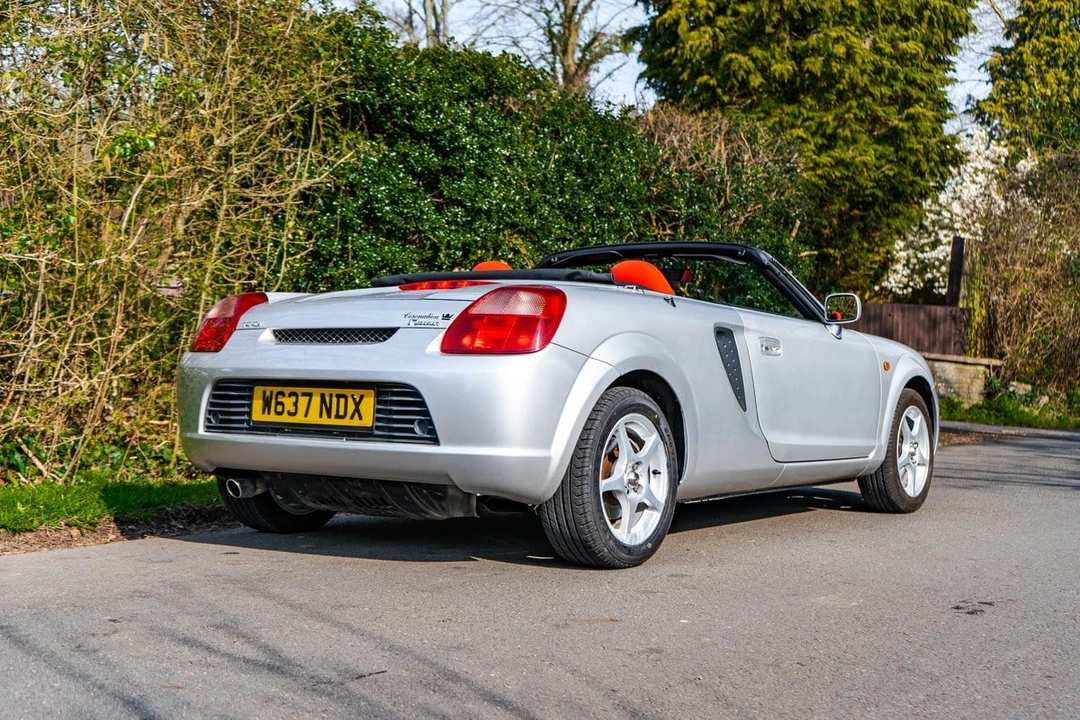 2000 Toyota MR2 Spyder/MR-S - Image 12 of 30