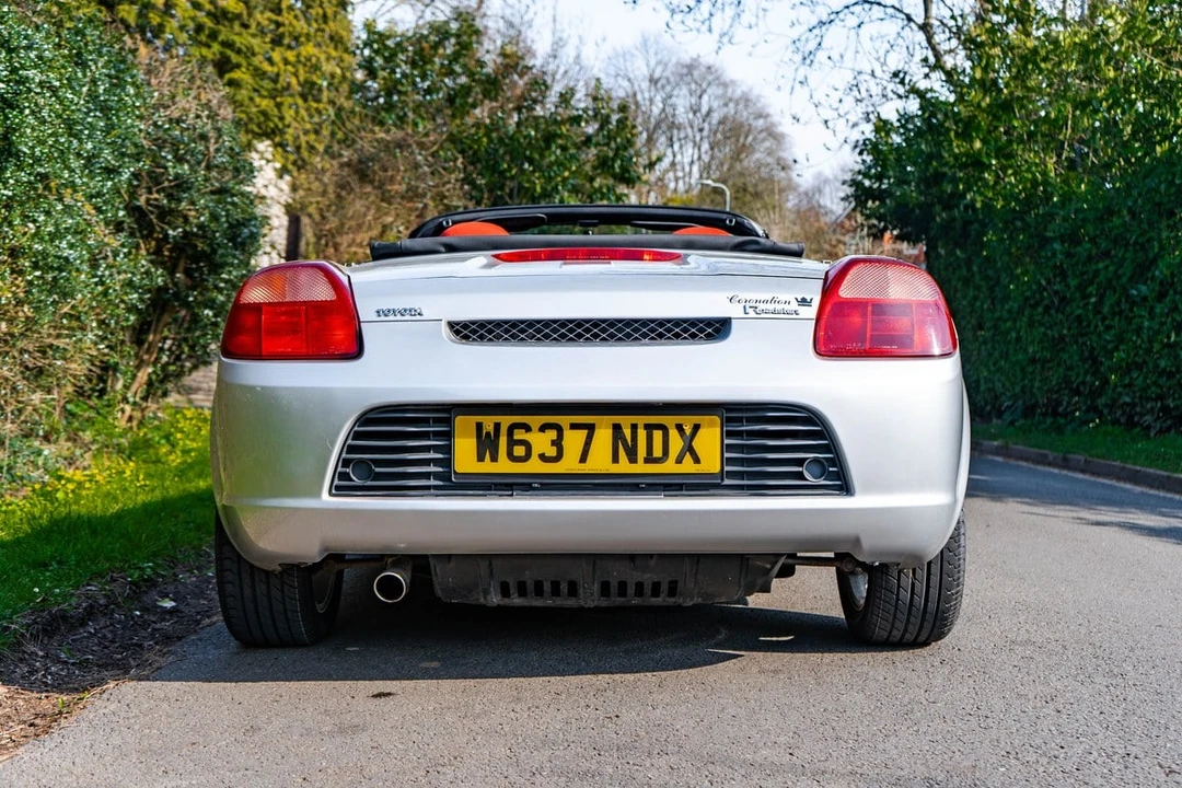 2000 Toyota MR2 Spyder/MR-S - Image 13 of 30