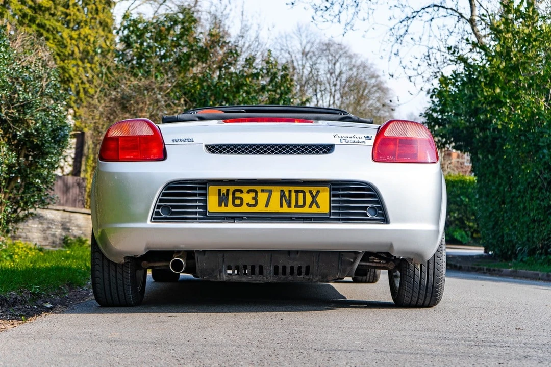 2000 Toyota MR2 Spyder/MR-S - Image 15 of 30