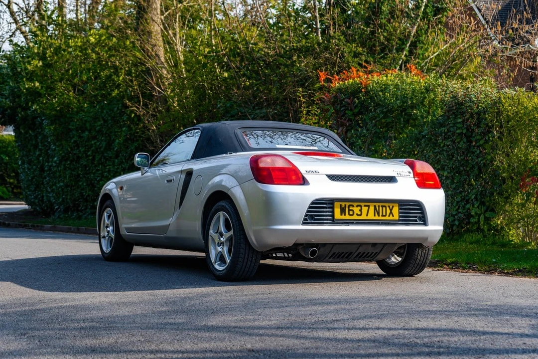 2000 Toyota MR2 Spyder/MR-S - Image 27 of 30