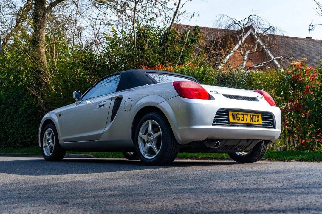 2000 Toyota MR2 Spyder/MR-S - Image 28 of 30