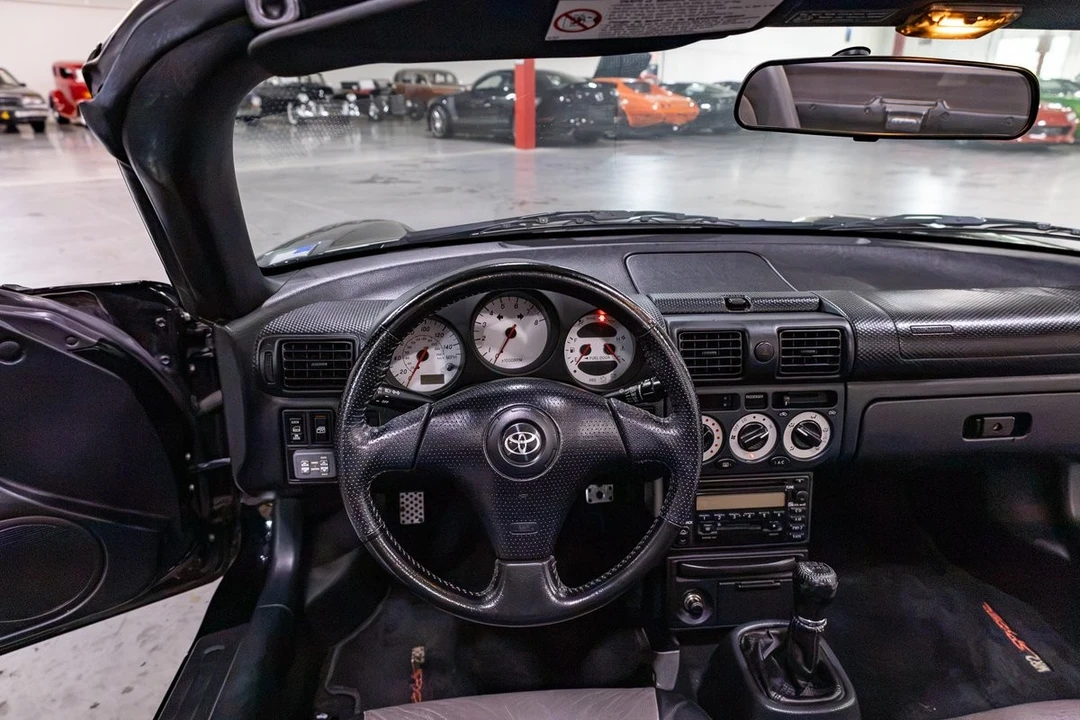 2000 Toyota MR2 Spyder/MR-S - Image 10 of 31