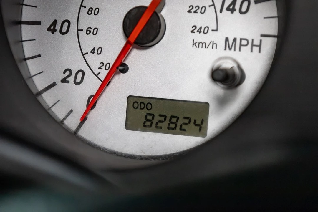 2000 Toyota MR2 Spyder/MR-S - Image 12 of 31