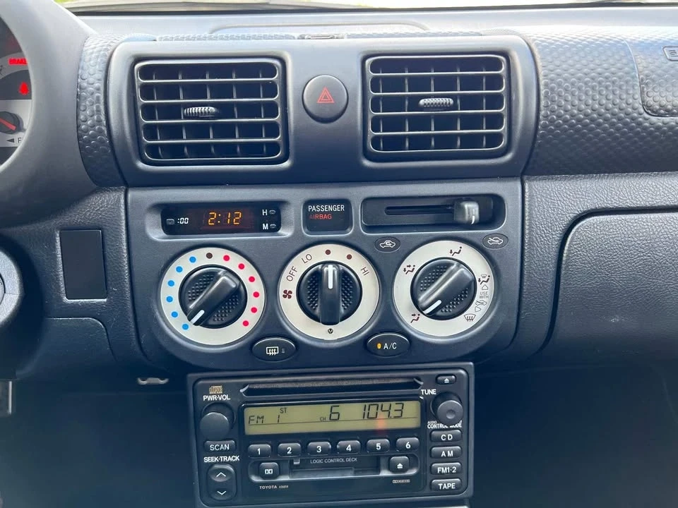 2000 Toyota MR2 Spyder/MR-S - Image 13 of 20