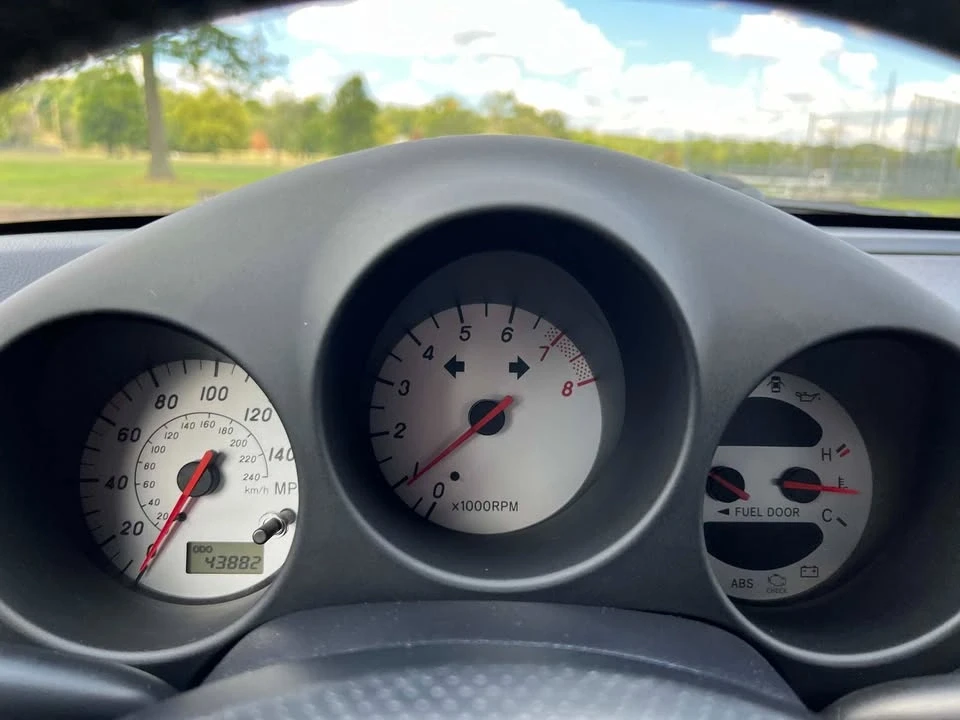2000 Toyota MR2 Spyder/MR-S - Image 11 of 20